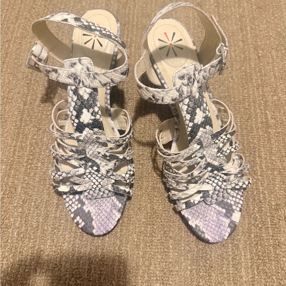 Isaac Mizrahi Gray Snake Print Sandals NWOT